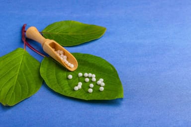 Imagen de medicina naturopática como tratamiento para el TEPT en Puerto Rico tras el terremoto de 2020.