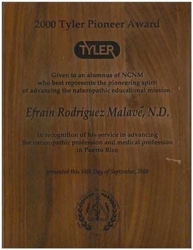Premio al Médico Naturopático Pionero del Año 2000 en reconocimiento a su labor innovadora