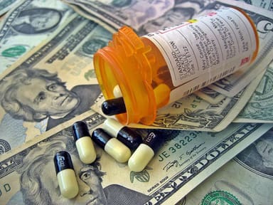 Medicinas costosas vs. medicina naturopática: reducción de costos y síntomas en tiempos de crisis económica
