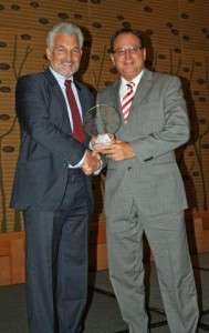 Entrega-premio-Médico-Naturopático-de-2012.